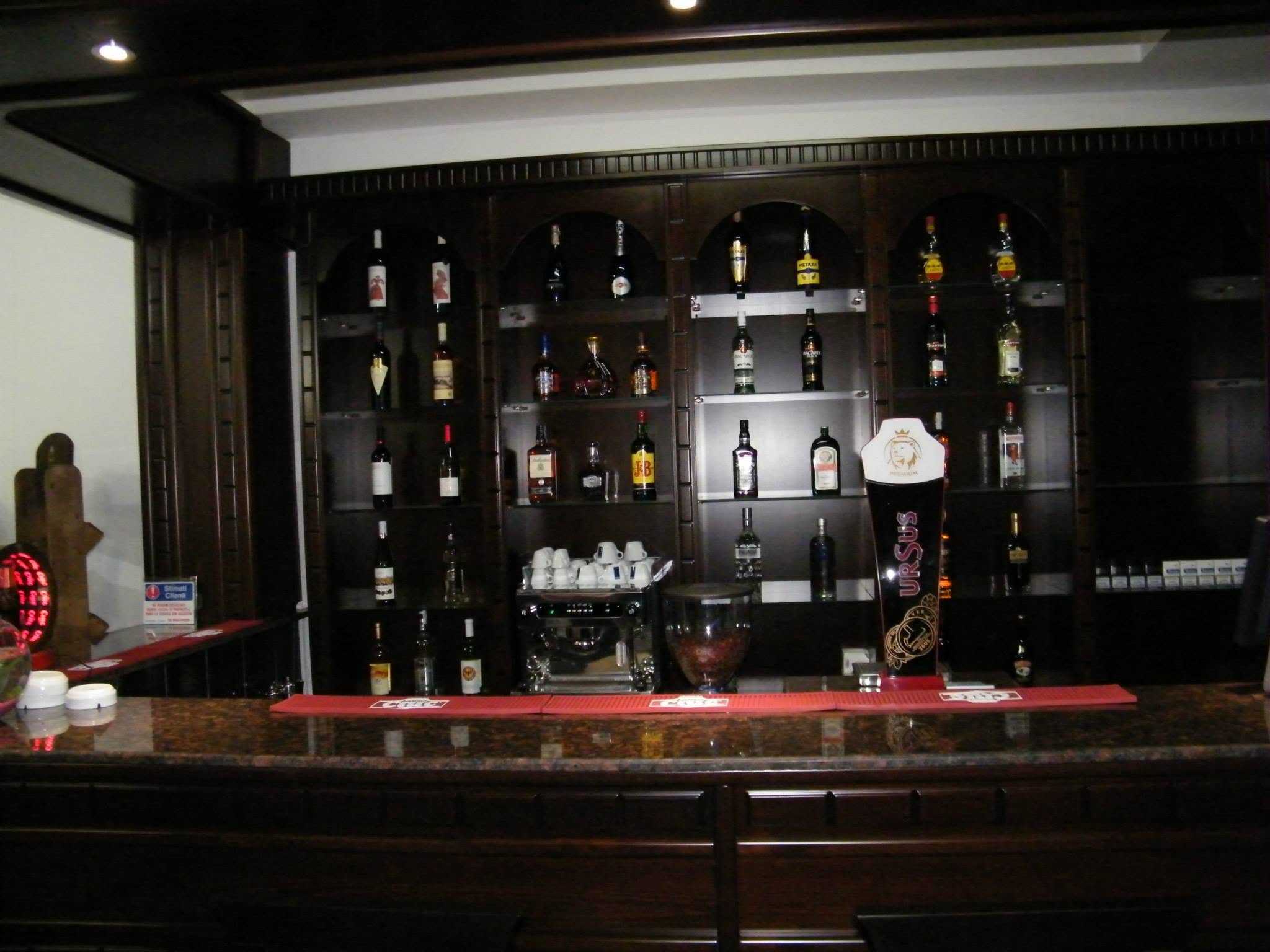 Detaliu al barului Restaurantului Elite