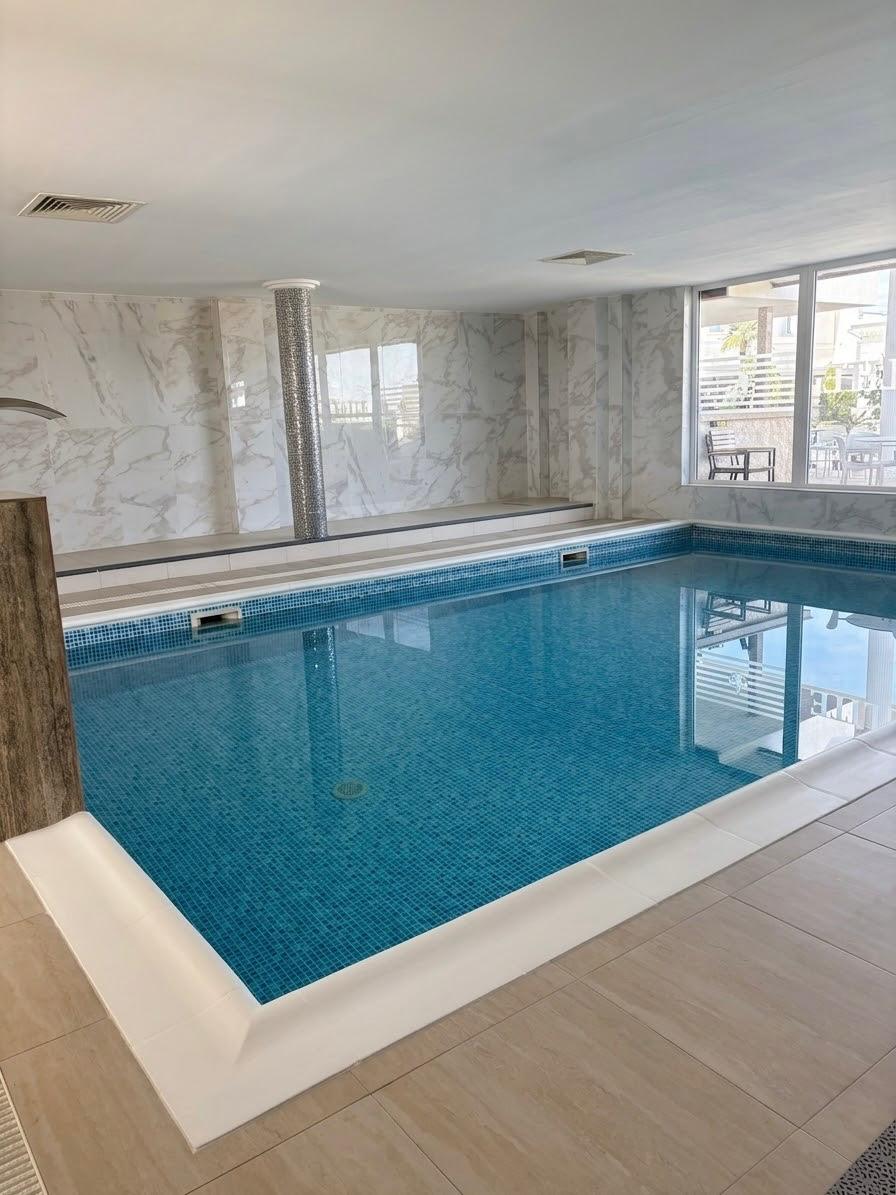 Piscina interioară încălzită a Hotelului Elite